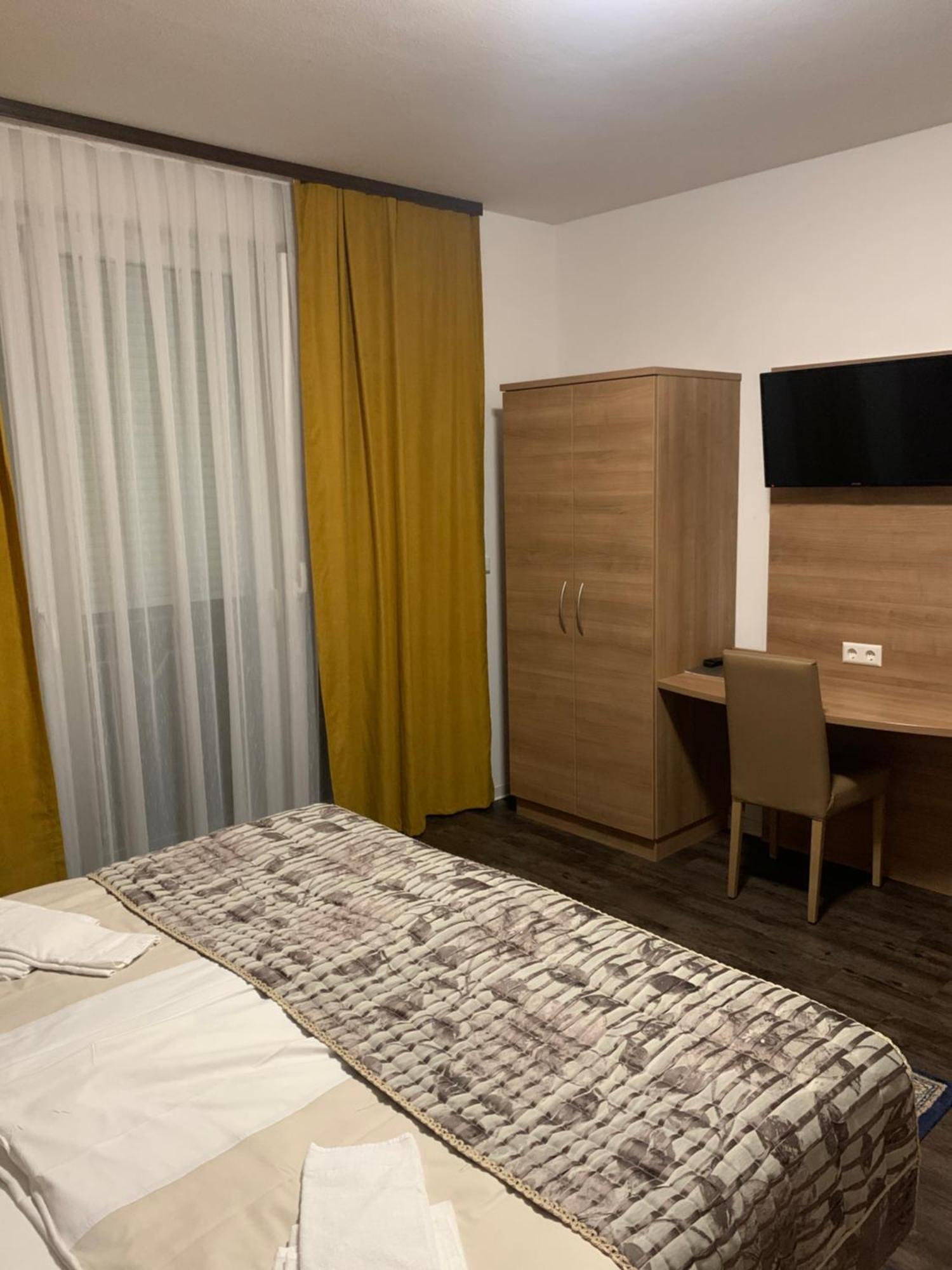 Hotel Pizzeria Da Beni Kochersteinsfeld 외부 사진